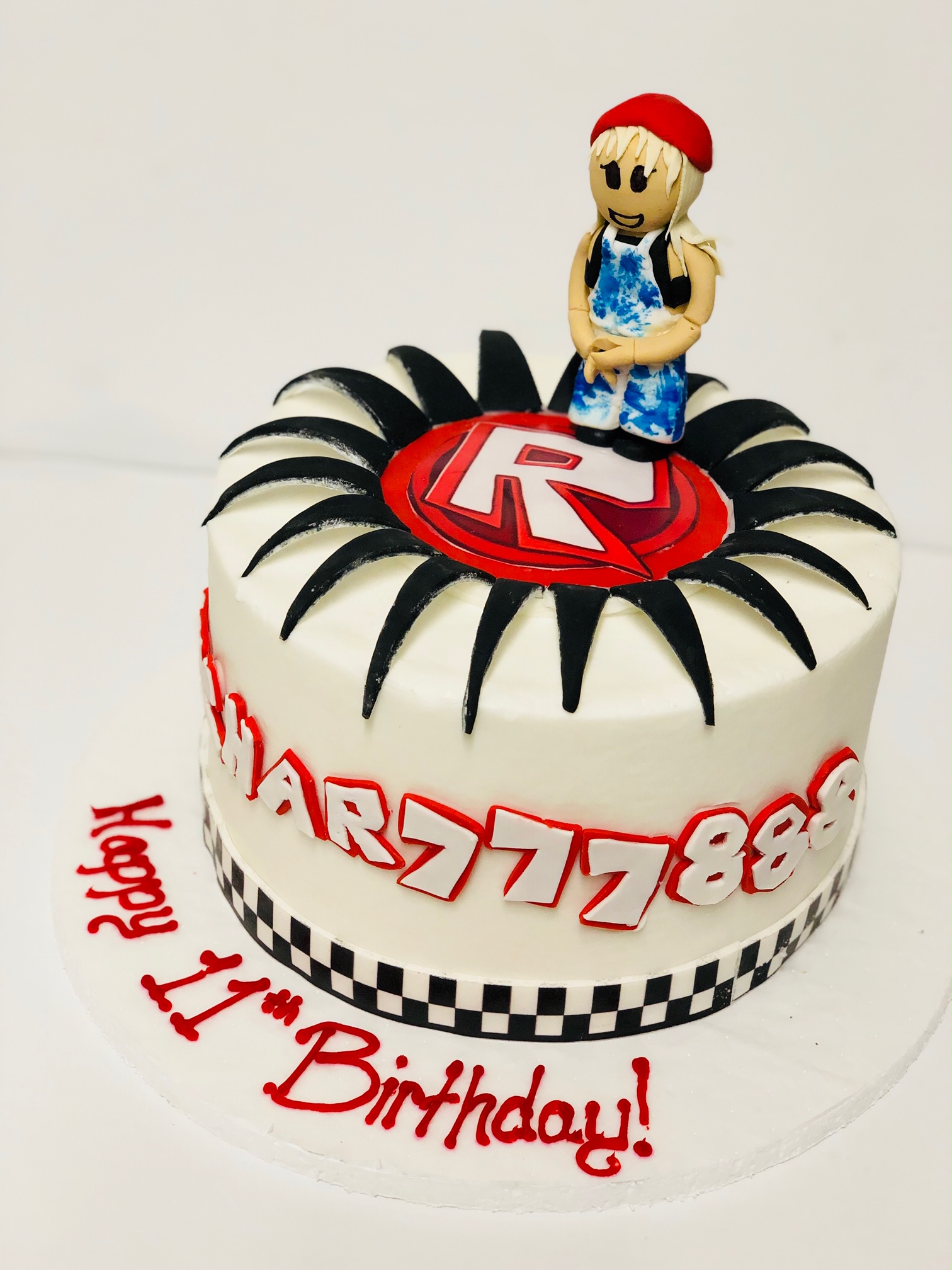 Roblox Stars Cake | Birthday Cake In Dubai | Cake Delivery – Mister Baker